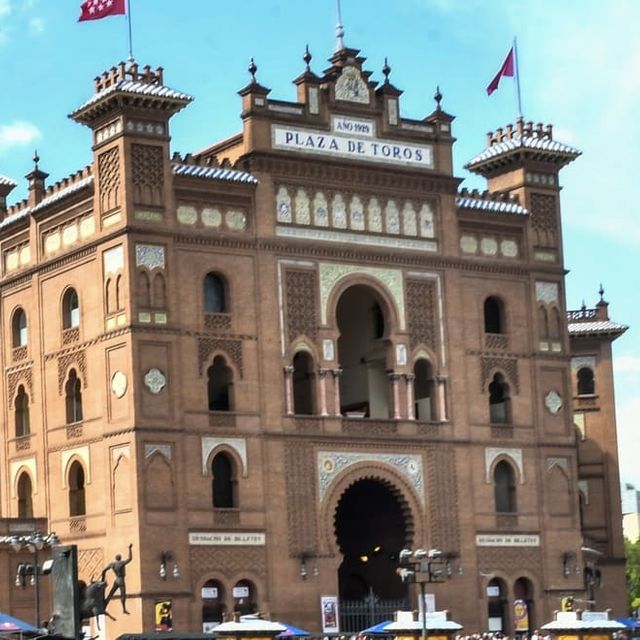 vista exterior de la plaza de las ventas