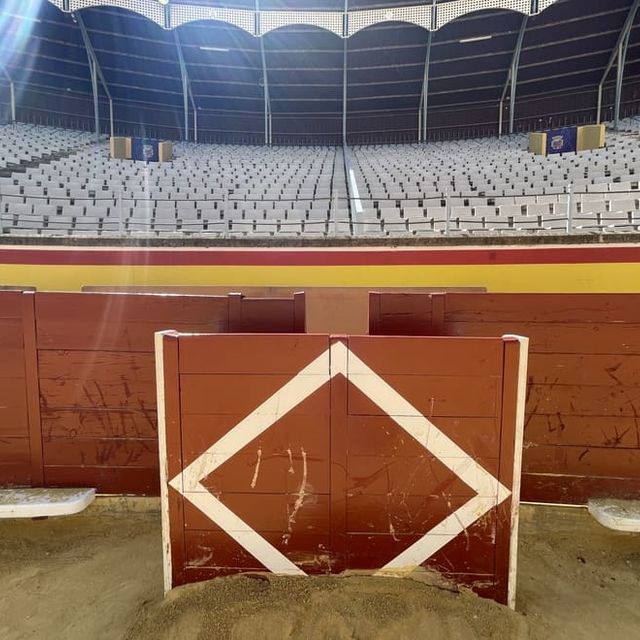 vista de la grada de plaza de toros de Palencia