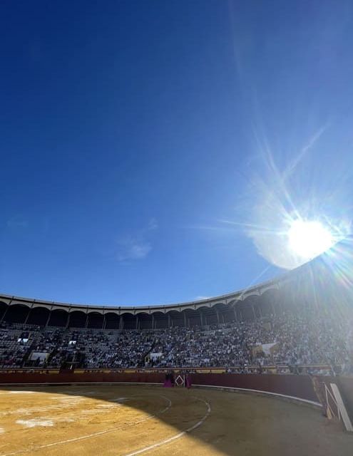 Puesta de sol en la plaza de toros de Palencia